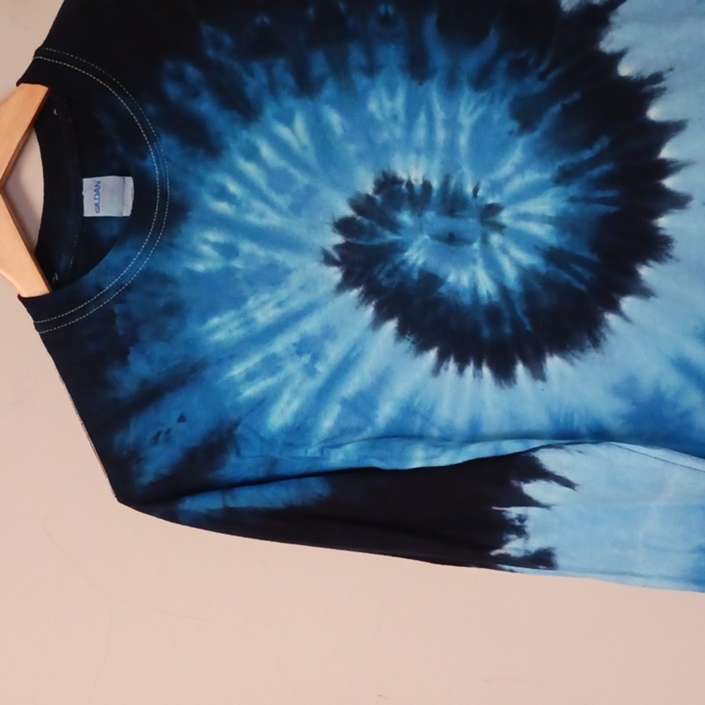 Gildan Tie Dye Long Sleeve T-Shirt Blue Size S - Picture 2 of 14